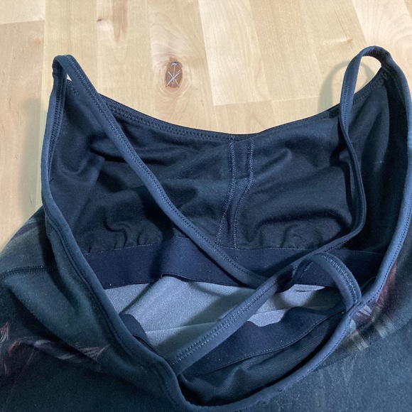 Exercise top - Picture 3 of 4